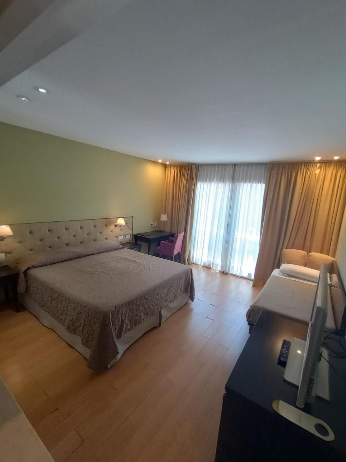 Hotel Plaza โกลอน ห้อง รูปภาพ