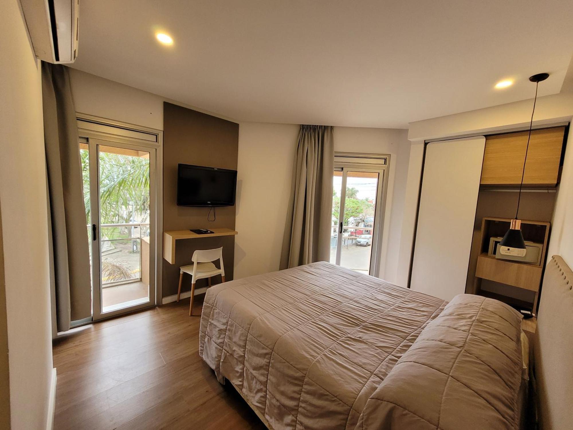 Hotel Plaza โกลอน ภายนอก รูปภาพ