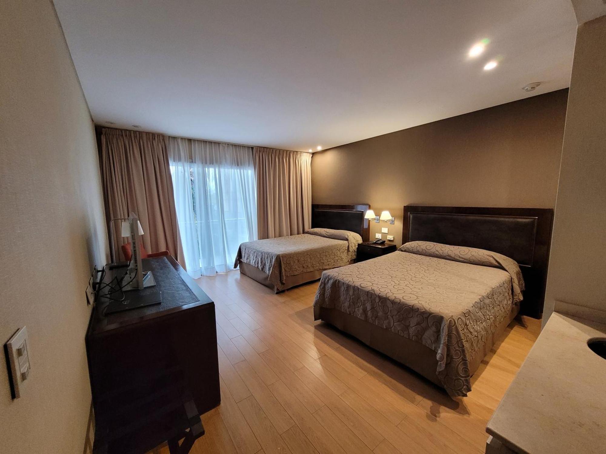 Hotel Plaza โกลอน ภายนอก รูปภาพ