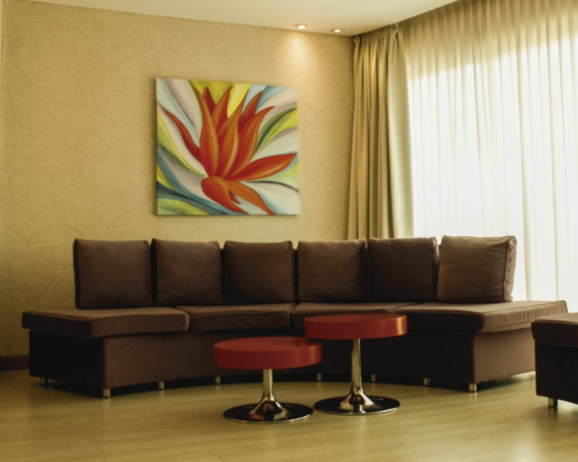 Hotel Plaza โกลอน ภายนอก รูปภาพ